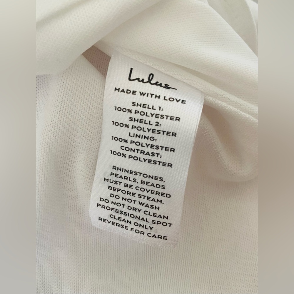 Lulu’s White Backless Mermaid Maxi Dress